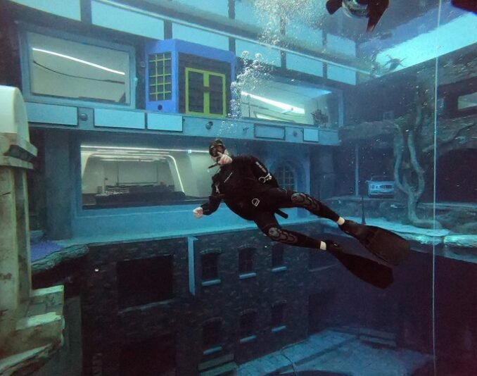 Deep Dive Dubai